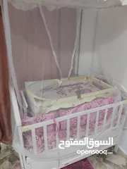  2 تخت بيبي للبيع كامل أغراض معاه فرشتين وفرش شبه وكاله