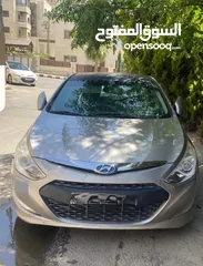  1 سيارة هيونداي سوناتا هايبرد