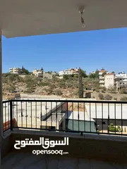  1 شقة بإطلالة مميزة.. تجهيز ديلوكس.. غرفتين مع صالة واسعة ومطبخ وبلكون بإطلالة جذابة