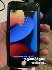  1 ايفون ذهبي في حالة ممتازة