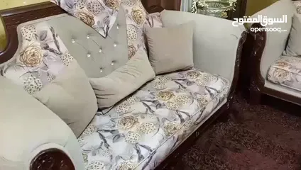  4 للبيع طقم كنب بحاله ممتازه