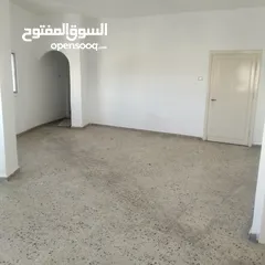  9 منزل للبيع طابق ثاني على شارع رئيسي في ايدون على إشارة ايدون