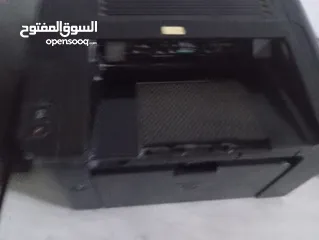  9 طابعة hp لون أسود ، بحالة ممتازة