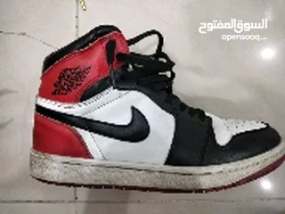  4 Nike jordans