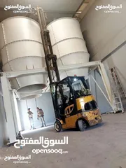  8 خدمة تأجير رافعات شوكية مع سائق او بدون خدمة تنزيل جميع انواع البضائع تحت اشراف كادر مخصص