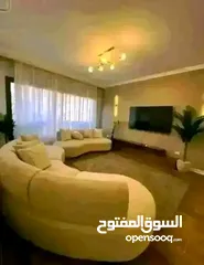  1 شقه بجاردن La vista Patio ORO أمام AUC للبيع