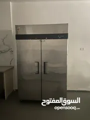  1 فريزر مستعمل للمحلات التجارية