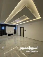  16 شقة فاخرة 250 متر في اجمل مناطق طريق المطار حي الصحابه عميش بسعر مميز جدا