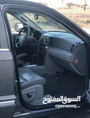  17 جيب جراند شيروكي سويسريه