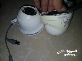  4 كاميرات مراقبة 2 ميجا مستعمل وحالة ممتازه ويوجد كاميرا بالكرتونه ومحولات بالكرتونه شغالات عالفحص