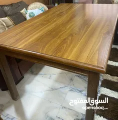  1 طاولة خشب زان وبلوط مستعملة بحالة جيدة  (6 كراسي)