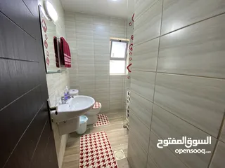  3 استديو للإيجار بفرش فخم وموقع مميز وحيوي قريب من الجامعة الأردنية ومستشفى الإسراء