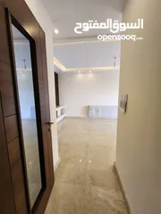  10 شقة طابقية للبيع في حي الصحابة - ref : 14579