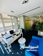  4 مكتب مميز مفروش بموقع مميز ومجمع فخم للايجار في عبدون