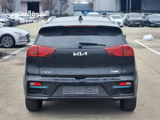  5 كيا نيرو كهربا 2022 لون اسود مميز عداد قليل 37 الف فقط  فل إلا فتحه وارد كوري فيها heat pump