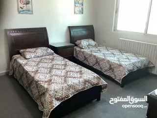  2 غرفة نوم خشب لاتيه بسعر مغري جدا جدا التواصل على رقم في الوصف
