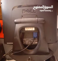  2 شاشه نوع [ DELL ] بحالة ممتازة للبيع . . . . . . . . . . . . . . . . . . .