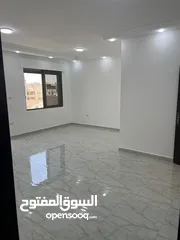  8 شقة للبيع من المالك مباشرة في خلدا خلف سجاد صيدا طابق ثاني شرقية 3 نوم مساحة 133م