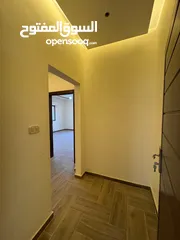  23 شقة جديدة لم تسكن بمساحة 300م