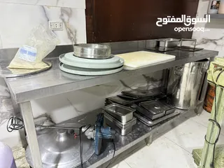  14 عدة مطعم مستعملة بحالة ممتازه