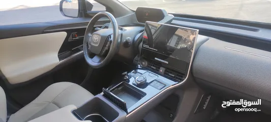  30 - Toyota bZ4X 2023  كهربائية بالكامل  فئة Long Range Pro  دفع أمامي