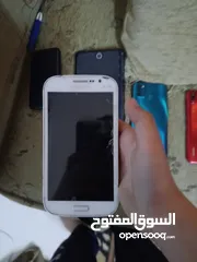  4 تليفونات بدهم شاشات و ممتاز حالتهم