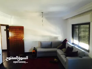  12 شقه مع روف للبيع في رجم عميش