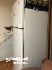  6 ثلاجة ما فيها ولا خدش بتجنن ونظيفة استعمال بسيط جدا السعر جيد وطري