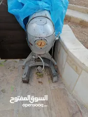  1 عجانة،فريزر،مكيف وحده داخلية، طاولة فرامة مع ماطورها