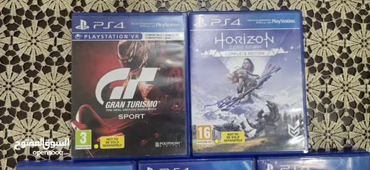  2 PS4 CD disks