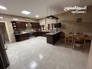  12 فيلا بموقع حيوي ومميز بالصويفية - الرقم المرجعي 13992