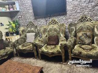  3 للبيع طقم كنب خشب زان حفر أمريكي 9  مقاعد بحالة جيدة وطاولة خشب