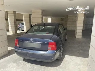  6 باسات 98 لون كحلي 1800 بنزين جير عادي