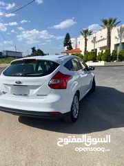  8 فورد فوكس كهرباء 2015 نظيفة جداً للبيع بسعر ممتاز