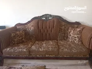  1 طقم كنب بحاله جيده للبيع