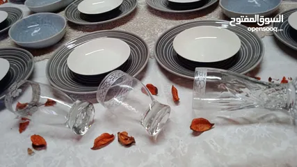  2 أطقم سفرة بورسلان ماركات