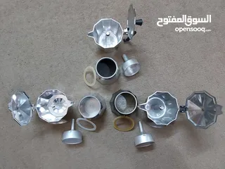  13 موكا بوت لصناعة قهوة الاسبرسو الإيطالية. Moka Pots for crafting traditional Italian espresso.