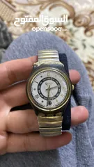  11 12  ساعه  منهم 4كوبي و 8 اصلي  2 جداد  6 مستعمل   كامل