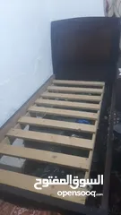  1 تخت مع فرشه للبيع