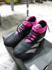  8 بوت adidas اصلي مستعمل فقط أسبوعين  نمرته 38-39 بوت أصابع