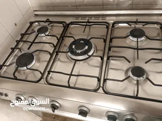  19 غاز 5عيون نحاس نظام 7مفاتيح بشتغل شواية وفرن مع بعض حجم80×60 فل ستانليس ستيل   موجود بالبقعة وعالفحص