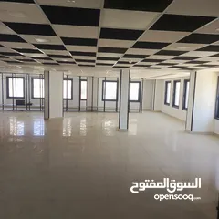  2 مكاتب جديدة للايجار مساحات واسعة