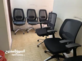  13 Used office desk and chairs