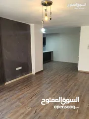  20 شقة طابق أرضي في منطقة ام السماق