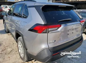  4 Toyota RAV4 2021 LE AWD