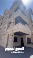  20 شقة شبه ارضي 240 متر مع ترس 250 متر و باربيكيو و شلال و كراج خاص في ضاحية النخيل تشطيب فندقي
