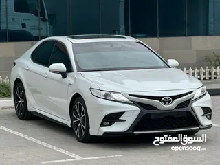  1 Toyota Camry Grand Sport 2020