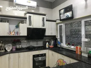  8 بيت بناء حديث للبيع