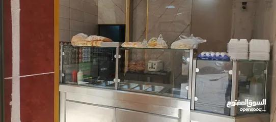  4 مطعم للبيع في حي نزال موقع حيوي وسط سوق