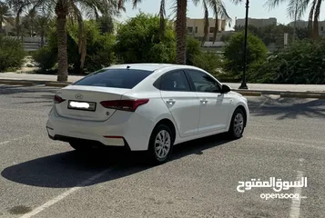  4 Hyundai Accent 2019 (White)